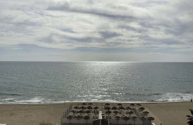 MAGNIFICO APARTAMENTO EN PRIMERA LINEA/BEACHFRONT APARTMENT