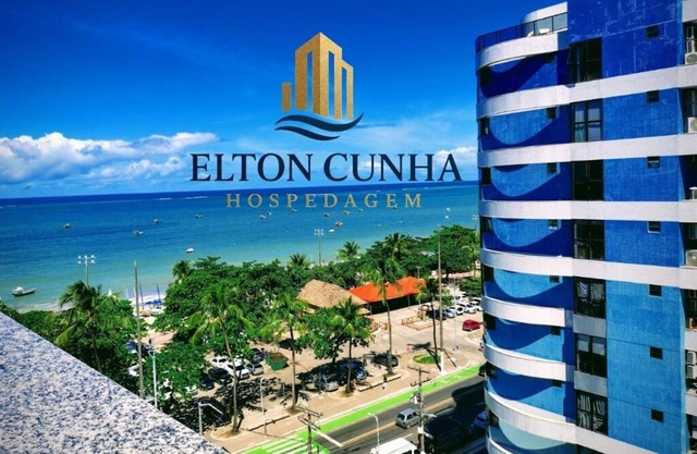 Beachfront apartment on Pajuçara Beach