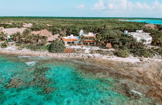 Hermosa casa ubicada en el corazón de la Riviera Maya, a 60 pies del océano.