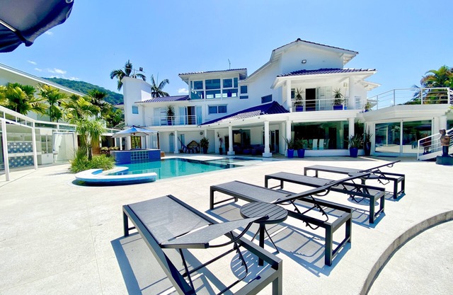 Condominio frente al mar Costa Verde Tabatinga Caraguatatuba - Con equipo diario