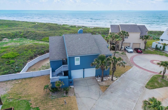 Beachfront, community pool & hot tub, EV charger!