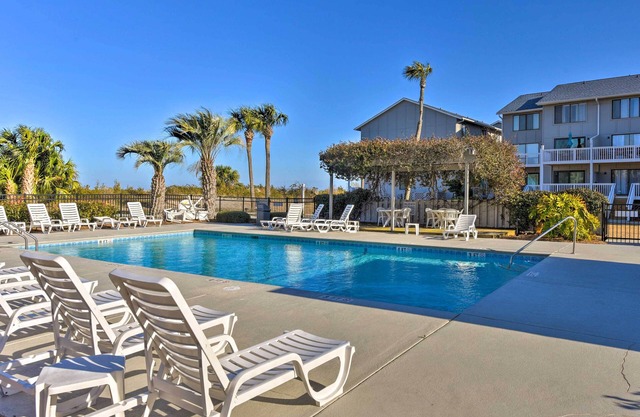Beachfront Condo w/ 3 Pools on St Helena Island!
