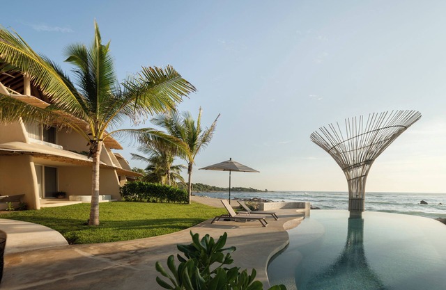 Beachfront Condo Los Panchos in Playa la Saladita / Coco 101
