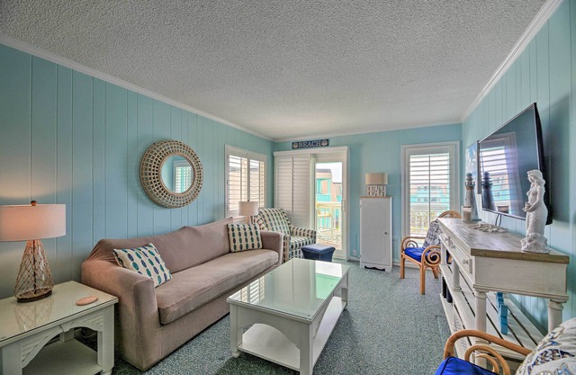 Beachfront Condo w/ Boardwalk & Pool Access!