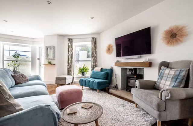 Cosy beachfront apartment with private garden