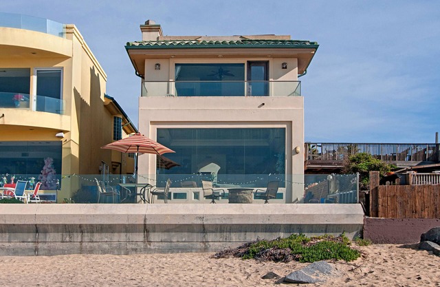 Frente a la playa: hermosa casa de 4 dormitorios