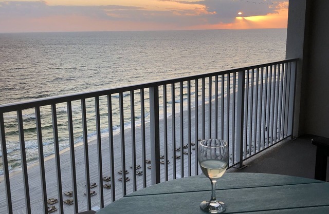 Frente al mar de lujo! Reserve ahora para la mejor disponibilidad.