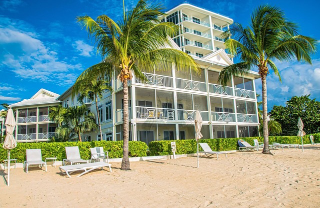 Condominio frente al mar frente al mar en 7 Mile Beach - 3 Rm - Piscina / Jac