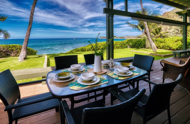Beachfront Paradise! Enjoy surf & sunsets on beautiful uncrowded beach. Relax!