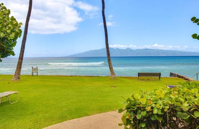 Beachfront Pool + Hot Tub Resort Games (Pickleball, Tennis)