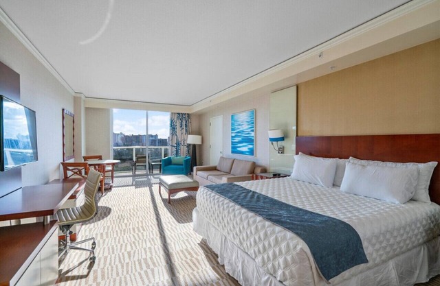 Beachfront Resort Suite w/ Amazing Luxe Amenities