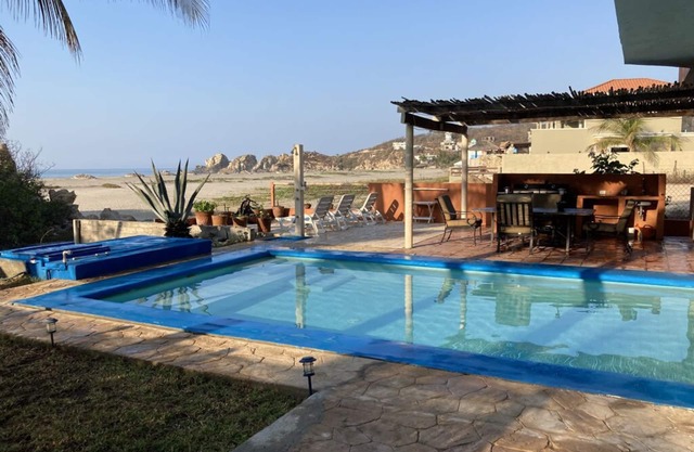 Frente a la playa Villa C / W piscina privada 3BR / 3. 5 BA en playa aislada