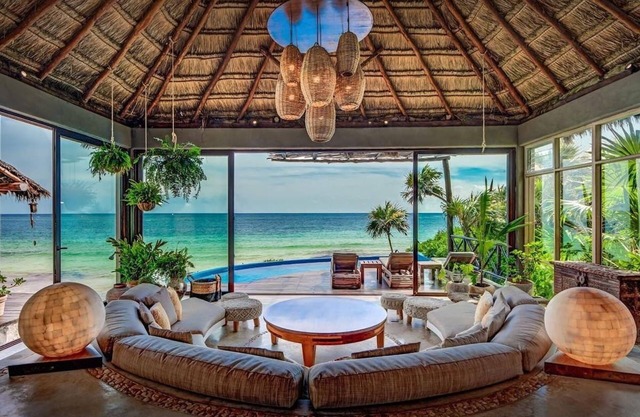 Beachfront villa in Tulum beach!