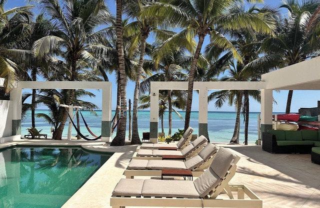 Beachfront Villa on white sand, Chef Service Available
