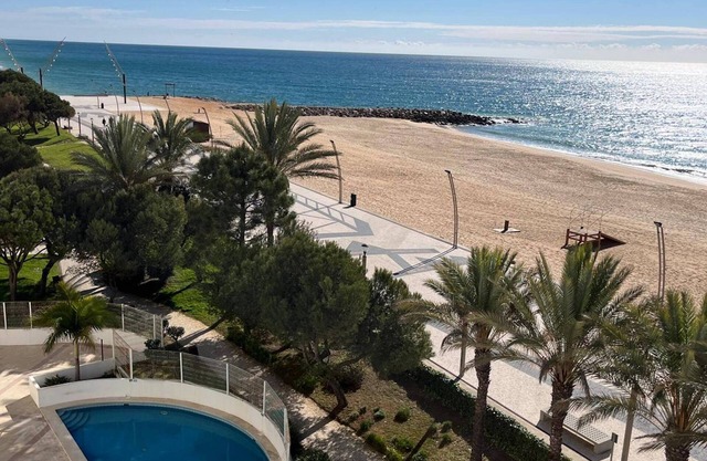 Luxury Beachfront w/Pool Penthouse - Mar do Sol By Centralgarve