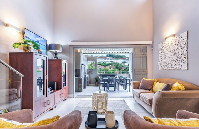 Beachside Escape in Ballito: Pizza Oven, Pool