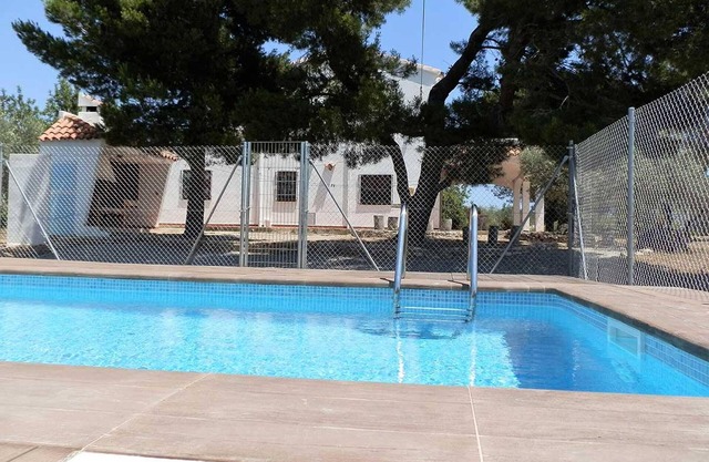 Casa cerca del mar con piscina privada, wifi, admite mascotas, cerca de playa para perros