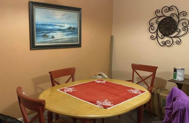 Beachy Keen Cottage on XL lot with Fire Circle, 1.5 blocks from Bayfront & Pier