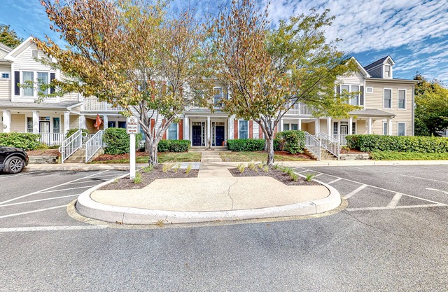 Bear Trap Dunes home w/ AC, fireplace, balcony, W/D, beach shuttle