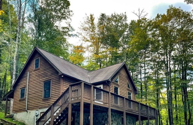 Bearfoot Lodge - 868 Cabin Mountain Road