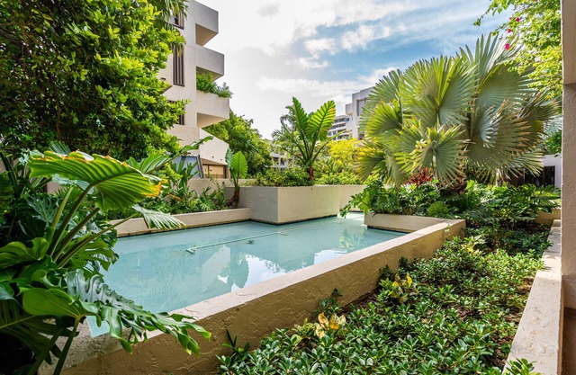 Beautiful apartment in Key Colony Condominium