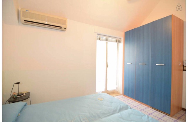 apartamentos hermosos cerca de la playa, Taormina y el volcán Etna. Busque y seleccione