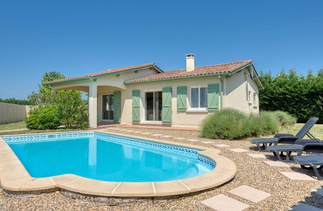Casa de vacaciones privada con piscina privada, WIFI, TV, terraza, mascotas permitida, aparcamiento