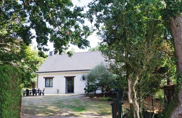 Beautiful house with garden, 3 bedrooms. with bathroom, 6 to 8 people, near Nantes