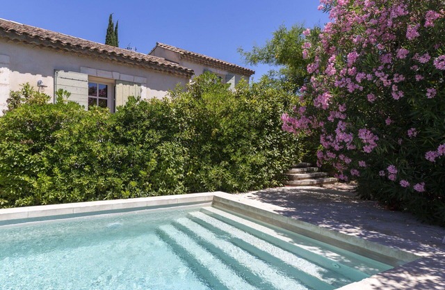 Casa de vacaciones privada con piscina privada, WIFI, TV, patio, mascotas permitida, aparcamiento