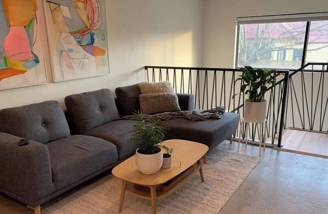 Beautiful 1-Bedroom Townhouse in Northcote