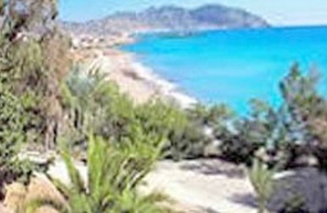 Apartamento español de 2 habitaciones. Solario en la azotea, a 500 m de la playa