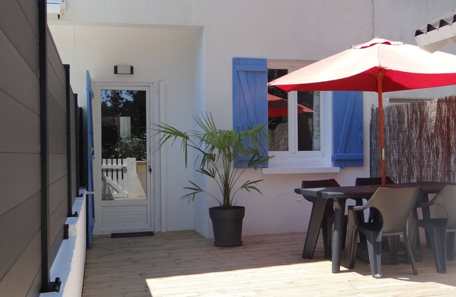 Precioso apartamento de 2 habitaciones para 2 a 4 personas con gran terraza, cerca de la playa, tranquilo