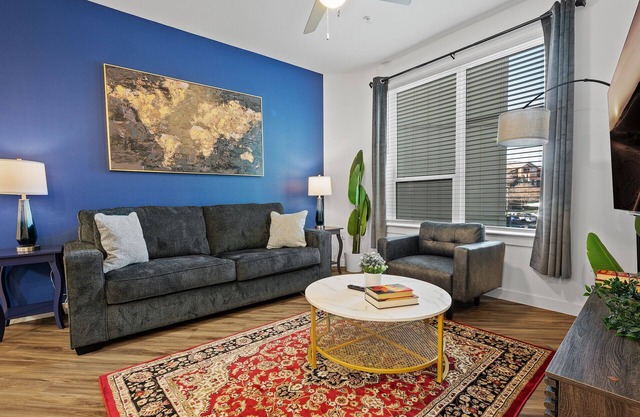 Beautiful 2BR in Riverside 2675