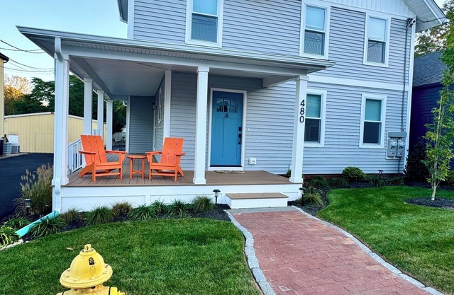Beautiful 3-bedroom, 2-bath condo located in downtown Wakefield!