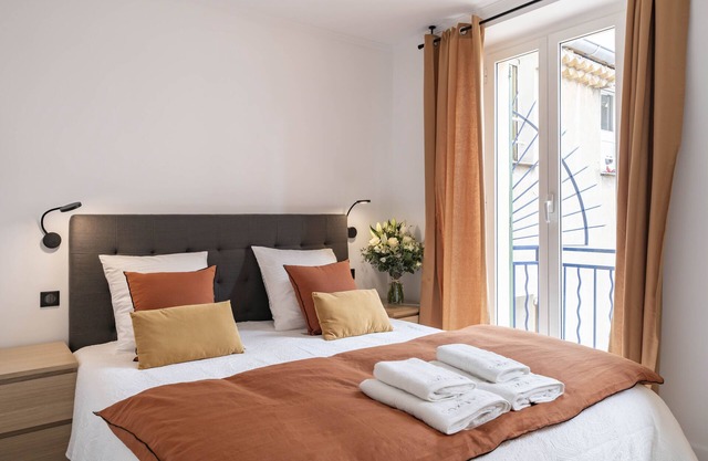 Hermoso 3 habitaciones 4 **** totalmente renovado en el corazón de Cannes