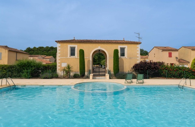 Preciosa casa de 3 estrellas: Confort y relax en el corazón de la Provenza