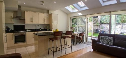 Beautiful 3BD Home Beside Phoenix Park