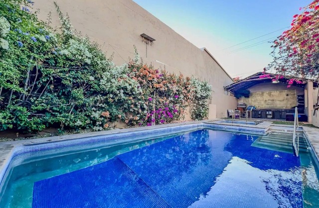Beautiful 3Br-3Ba colonial style home downtown La Paz