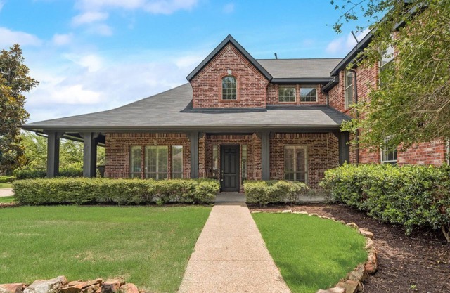 Beautiful 4-bedroom house - Large backyard and pool & SPA - Games & smart TVs