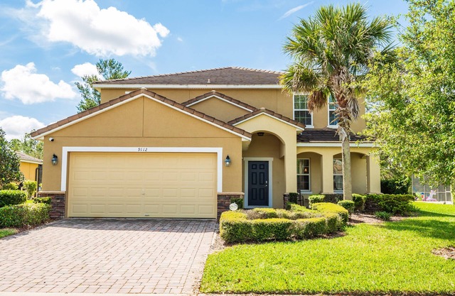Hermosa casa de 6 habitaciones, a 6 millas de Disney World, piscina orientada al sur