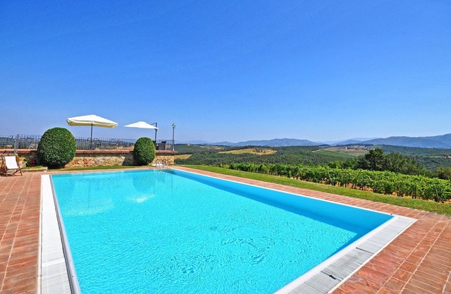 Apartamento con piscina, WIFI, TV, vista panorámica, aparcamiento, cerca de Greve In Chianti