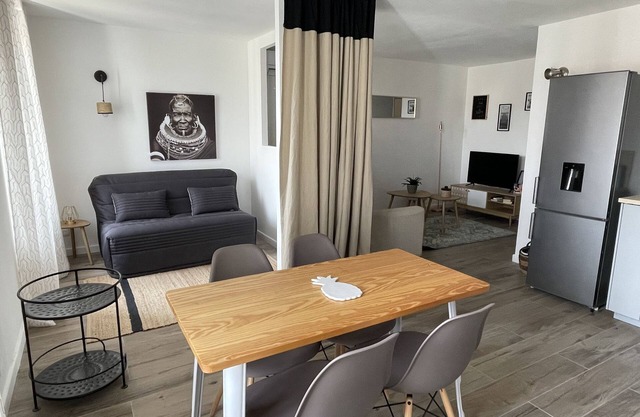 Muy bonito apartamento, hipercentro, puerto Sanary, aparcamiento gratuito.