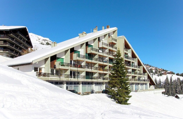 Hermoso apartamento para 14 personas con WIFI, terraza, vista panorámica y aparcamiento