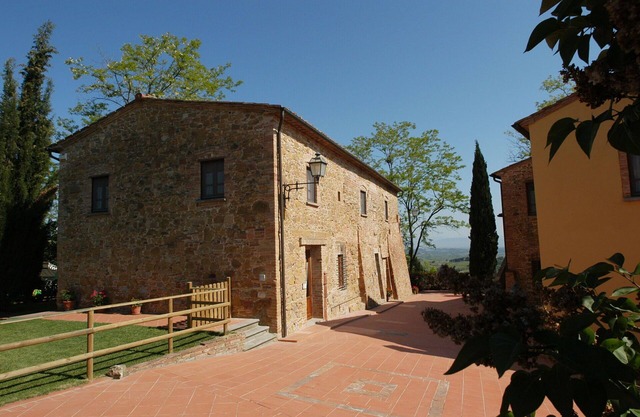 Apartamento con WIFI, piscina, A/C, TV, mascotas permitida, aparcamiento, cerca de San Gimignano