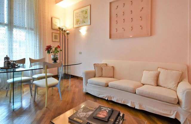 Hermoso apartamento para 2 personas con WIFI, A/C, TV, balcón y aparcamiento