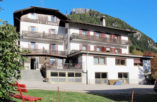 Precioso apartamento para 7 personas con WIFI, TV, patio, mascotas permitida y aparcamiento