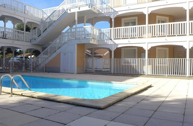 Acogedor apartamento para 3 personas con WIFI, piscina, TV, mascotas permitida y aparcamiento