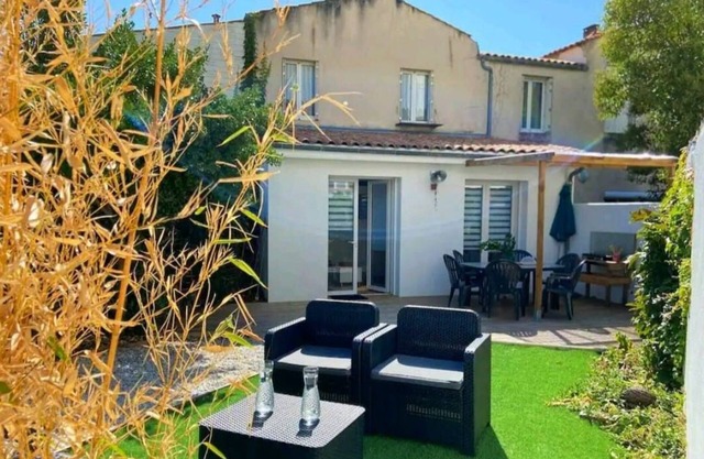 BEAUTIFUL APARTMENT WITH TERRACE AND PRIVATE GARDEN IN THE HEART OF LA ROCHELLE