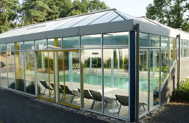 Acogedor apartamento en villa para 4 personas con WIFI, piscina, TV y terraza