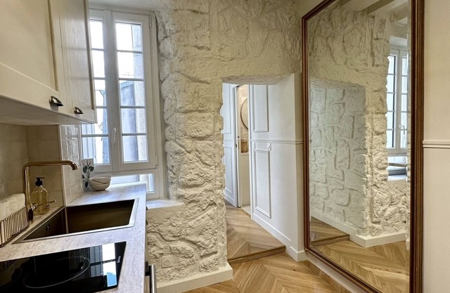 Beautiful apartment in the best neighbourhood in Paris